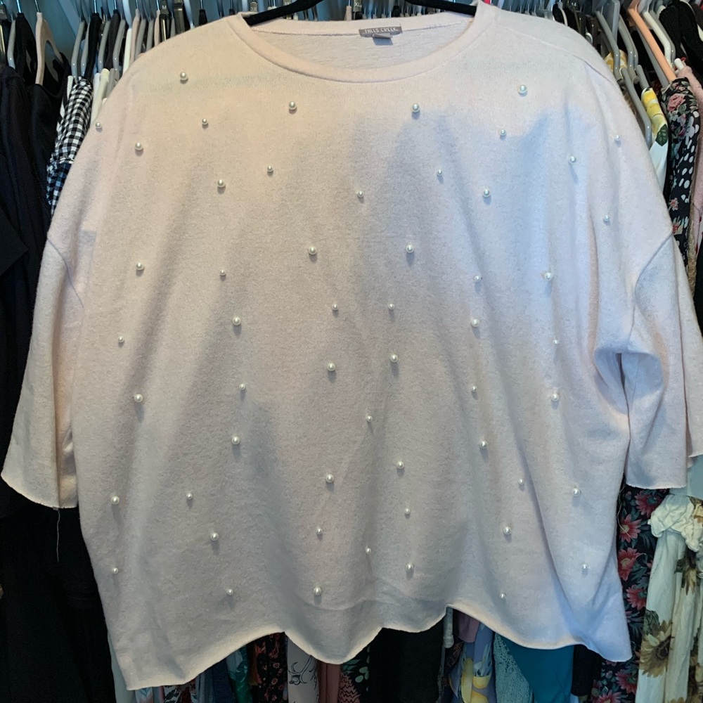 Pink sweater top with pearls